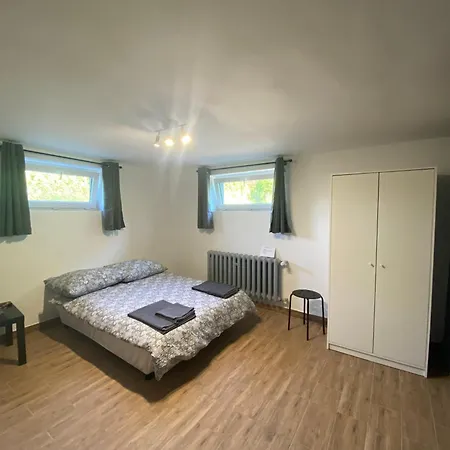 House בית הארחה אוסטראון